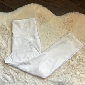 Athleta White Leggings 7/8 with Mesh Detail and Pockets Size Small